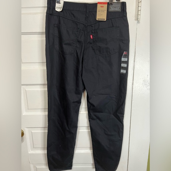 Levi’s high waisted mom jean - Picture 5 of 5